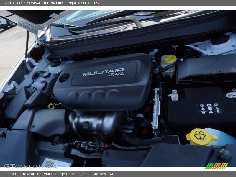 Bright White / Black 2018 Jeep Cherokee Latitude Plus