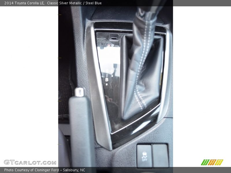 Classic Silver Metallic / Steel Blue 2014 Toyota Corolla LE