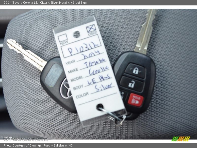 Classic Silver Metallic / Steel Blue 2014 Toyota Corolla LE