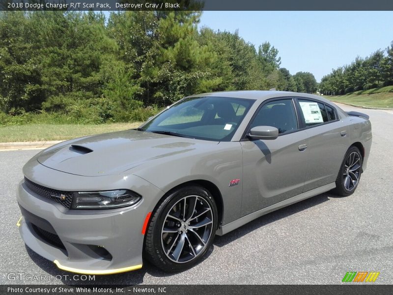 Front 3/4 View of 2018 Charger R/T Scat Pack