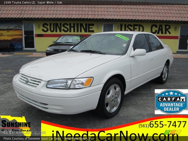 Super White / Oak 1998 Toyota Camry LE