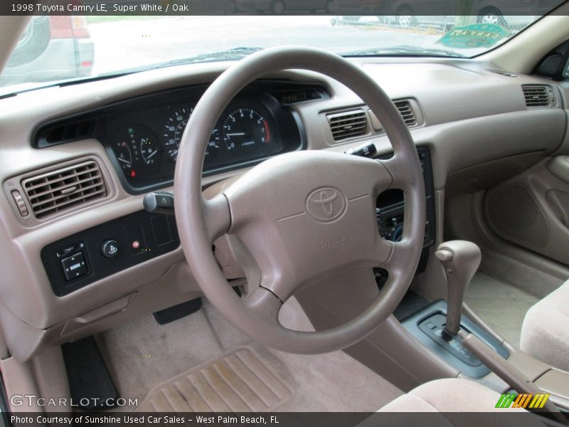 Super White / Oak 1998 Toyota Camry LE