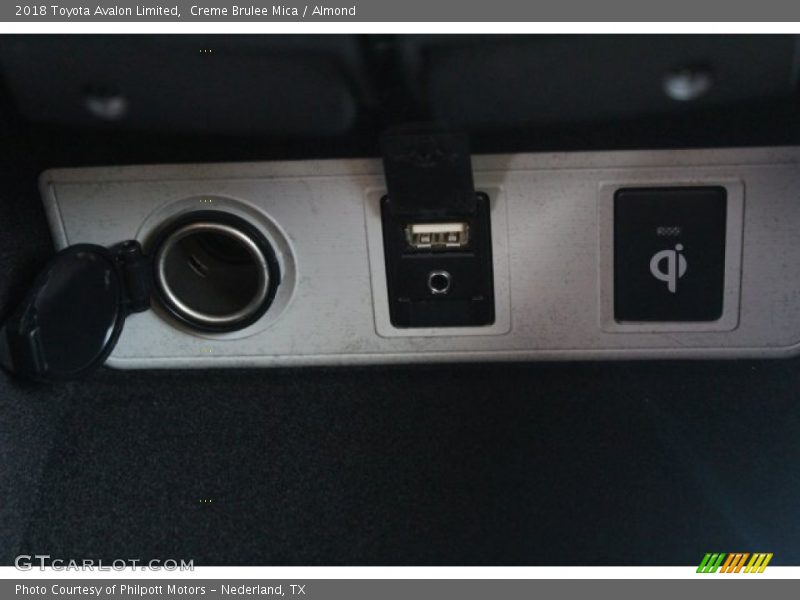 Creme Brulee Mica / Almond 2018 Toyota Avalon Limited