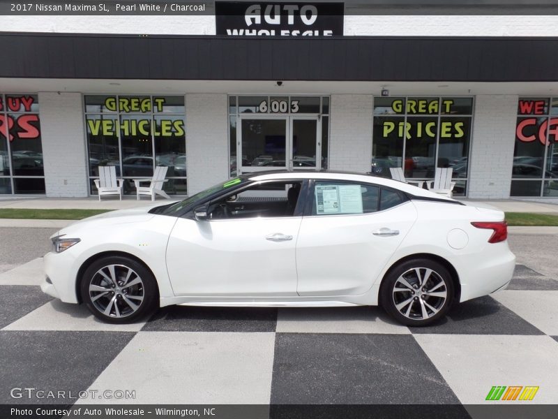 Pearl White / Charcoal 2017 Nissan Maxima SL