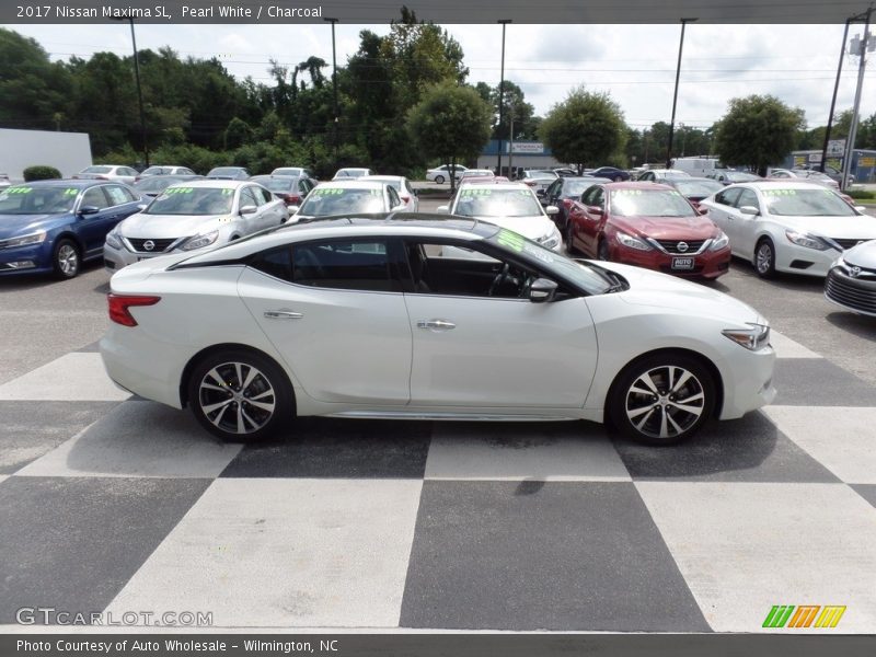 Pearl White / Charcoal 2017 Nissan Maxima SL