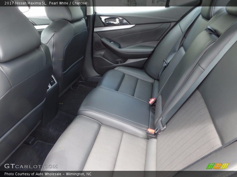 Pearl White / Charcoal 2017 Nissan Maxima SL