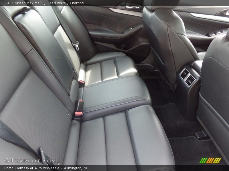 Pearl White / Charcoal 2017 Nissan Maxima SL