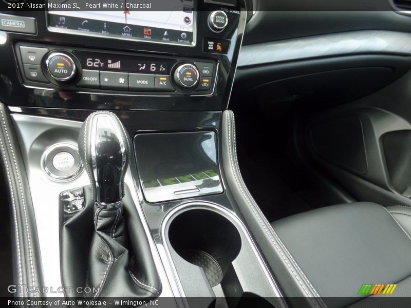 Pearl White / Charcoal 2017 Nissan Maxima SL
