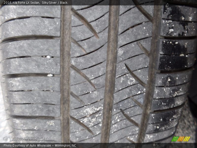 Silky Silver / Black 2016 Kia Forte LX Sedan