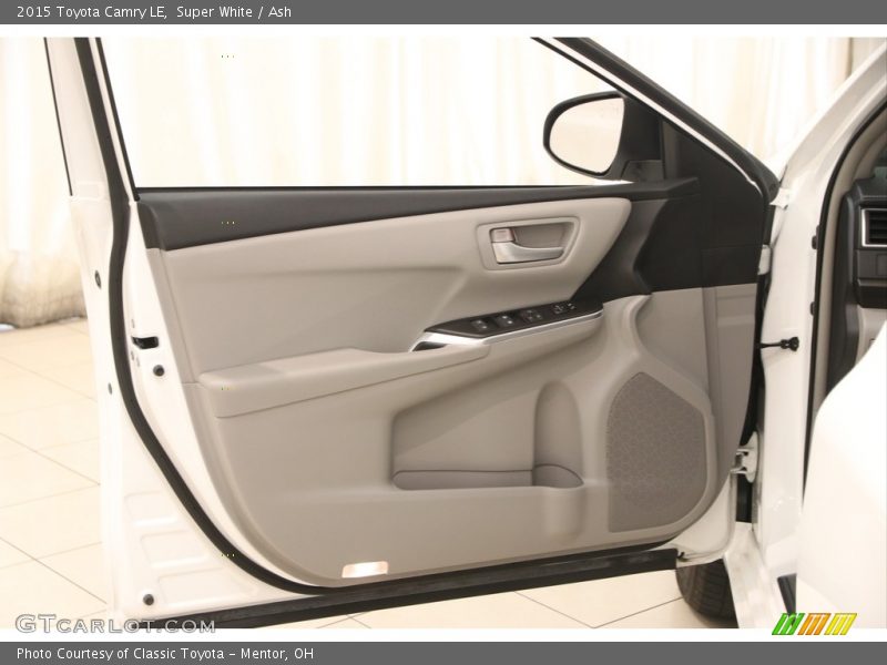 Super White / Ash 2015 Toyota Camry LE
