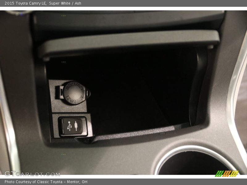 Super White / Ash 2015 Toyota Camry LE