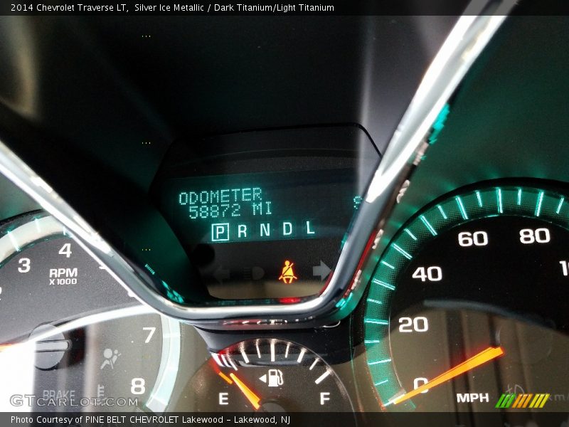 Silver Ice Metallic / Dark Titanium/Light Titanium 2014 Chevrolet Traverse LT