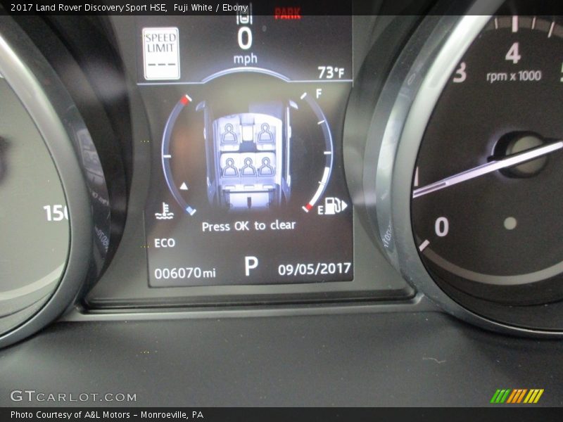 Fuji White / Ebony 2017 Land Rover Discovery Sport HSE