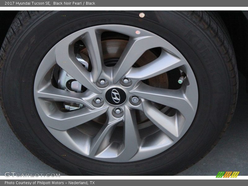 Black Noir Pearl / Black 2017 Hyundai Tucson SE