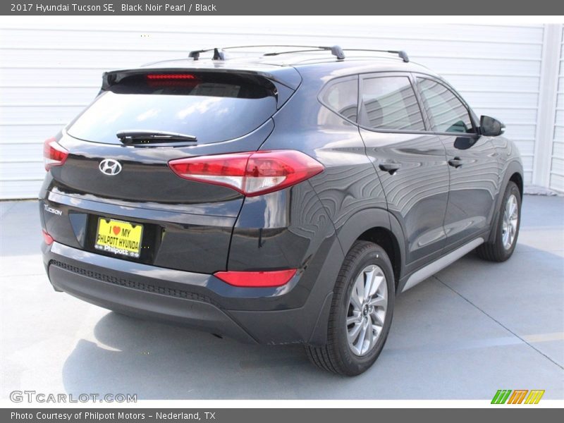 Black Noir Pearl / Black 2017 Hyundai Tucson SE