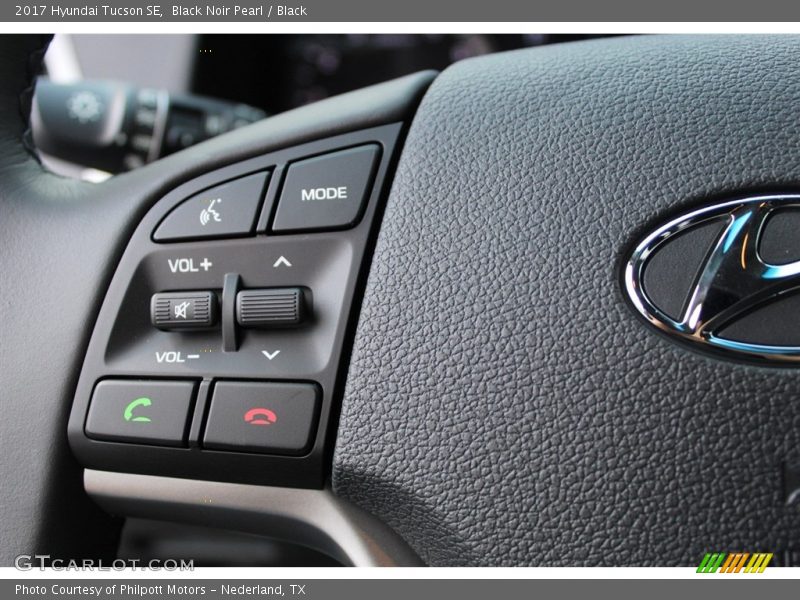 Black Noir Pearl / Black 2017 Hyundai Tucson SE