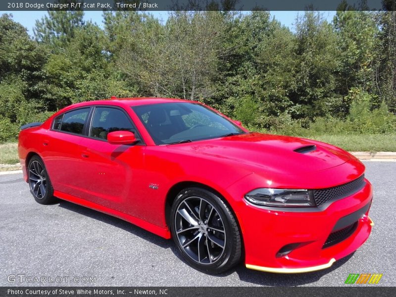 Front 3/4 View of 2018 Charger R/T Scat Pack