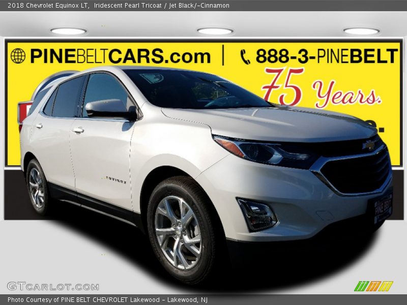 Iridescent Pearl Tricoat / Jet Black/­Cinnamon 2018 Chevrolet Equinox LT