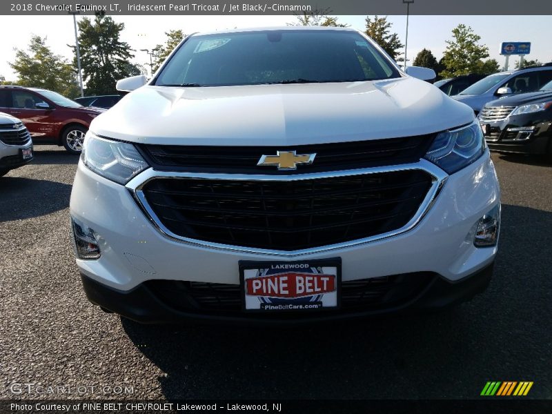Iridescent Pearl Tricoat / Jet Black/­Cinnamon 2018 Chevrolet Equinox LT