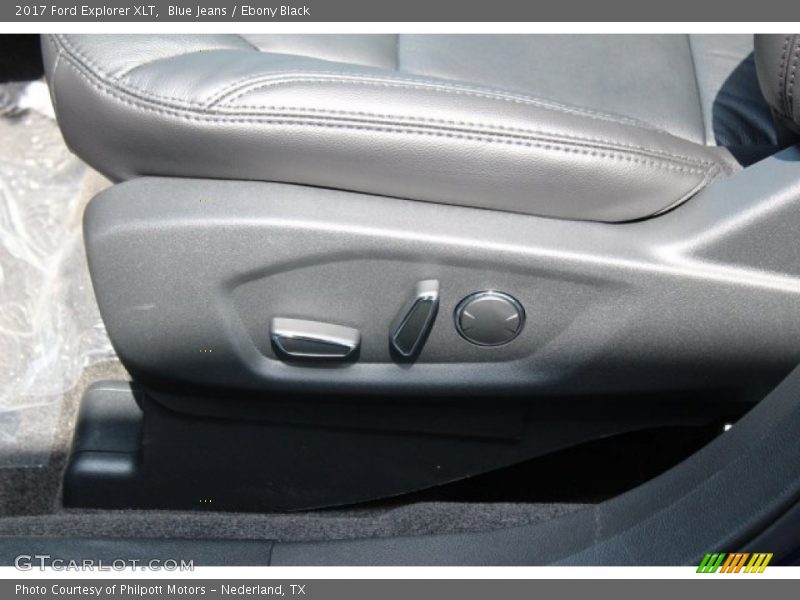 Blue Jeans / Ebony Black 2017 Ford Explorer XLT