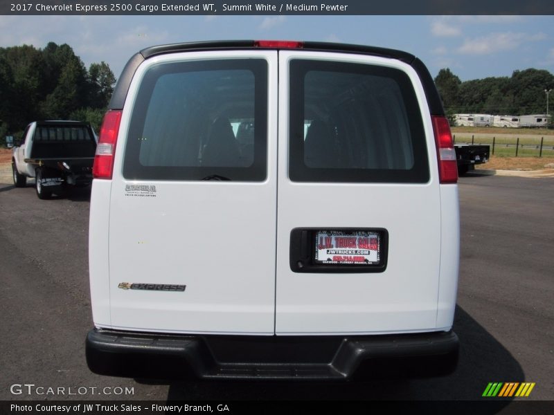 Summit White / Medium Pewter 2017 Chevrolet Express 2500 Cargo Extended WT