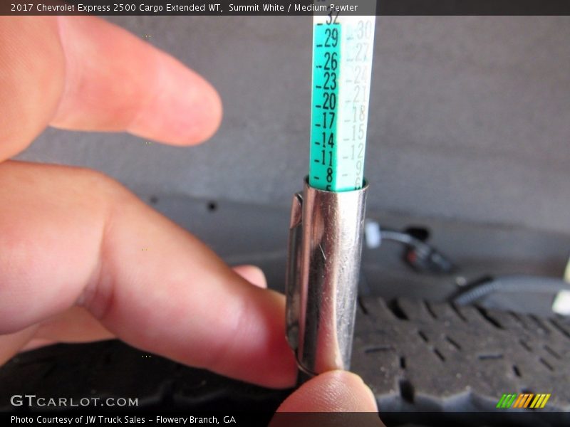 Summit White / Medium Pewter 2017 Chevrolet Express 2500 Cargo Extended WT