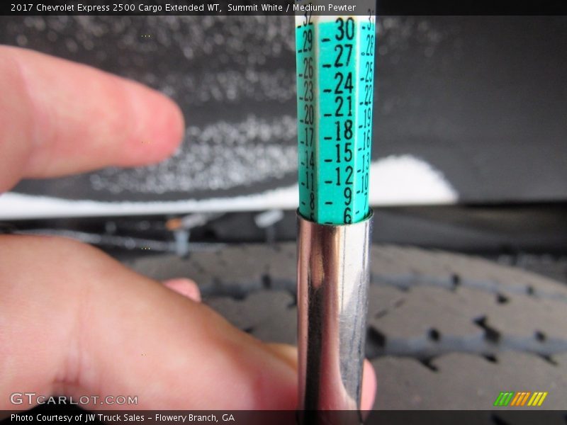Summit White / Medium Pewter 2017 Chevrolet Express 2500 Cargo Extended WT