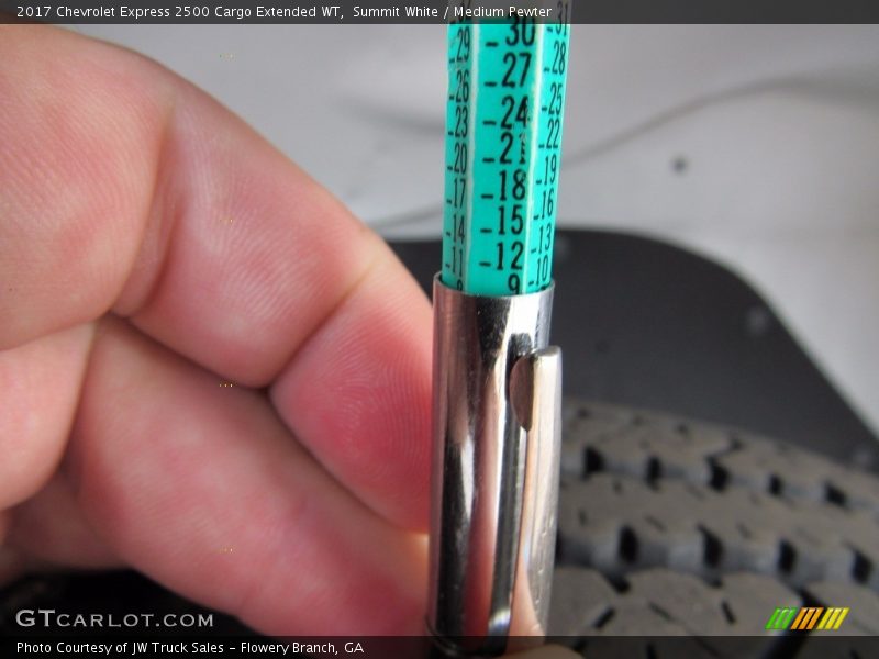 Summit White / Medium Pewter 2017 Chevrolet Express 2500 Cargo Extended WT