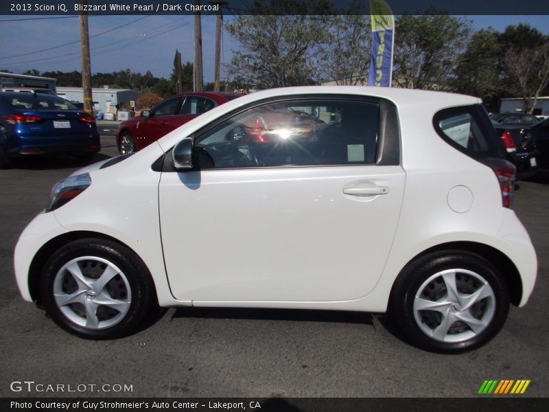 Blizzard White Pearl / Dark Charcoal 2013 Scion iQ