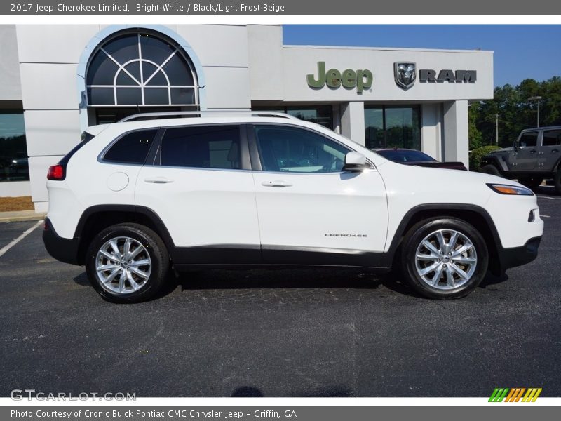 Bright White / Black/Light Frost Beige 2017 Jeep Cherokee Limited