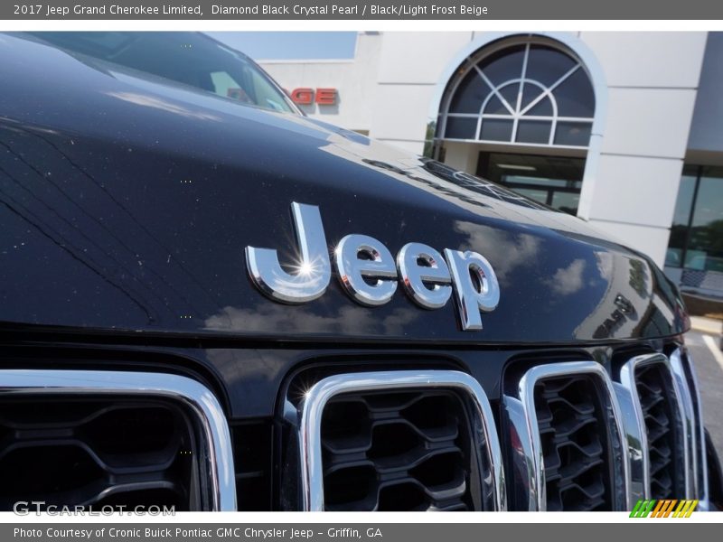 Diamond Black Crystal Pearl / Black/Light Frost Beige 2017 Jeep Grand Cherokee Limited