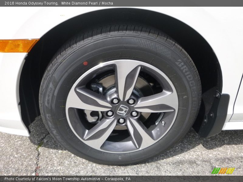 White Diamond Pearl / Mocha 2018 Honda Odyssey Touring