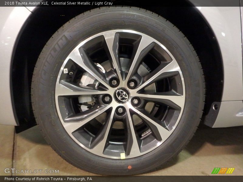 Celestial Silver Metallic / Light Gray 2018 Toyota Avalon XLE