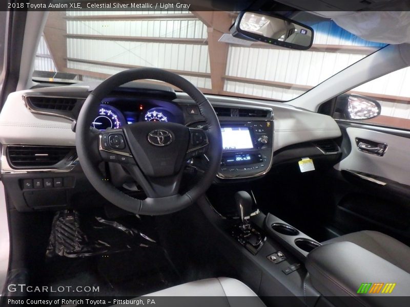 Celestial Silver Metallic / Light Gray 2018 Toyota Avalon XLE