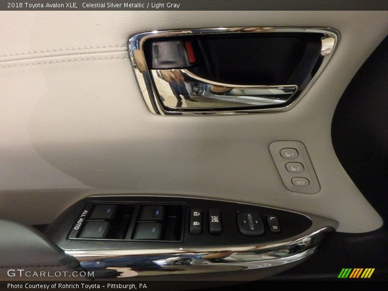 Celestial Silver Metallic / Light Gray 2018 Toyota Avalon XLE