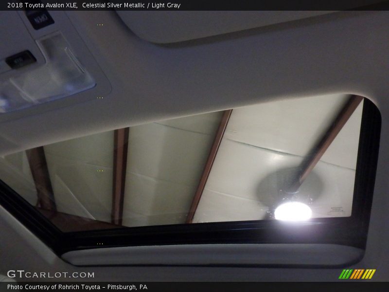 Celestial Silver Metallic / Light Gray 2018 Toyota Avalon XLE