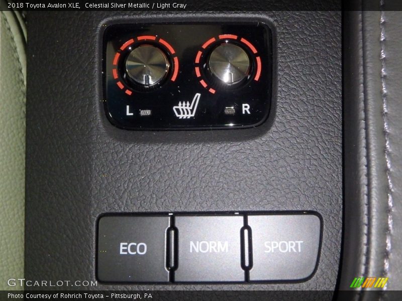 Celestial Silver Metallic / Light Gray 2018 Toyota Avalon XLE