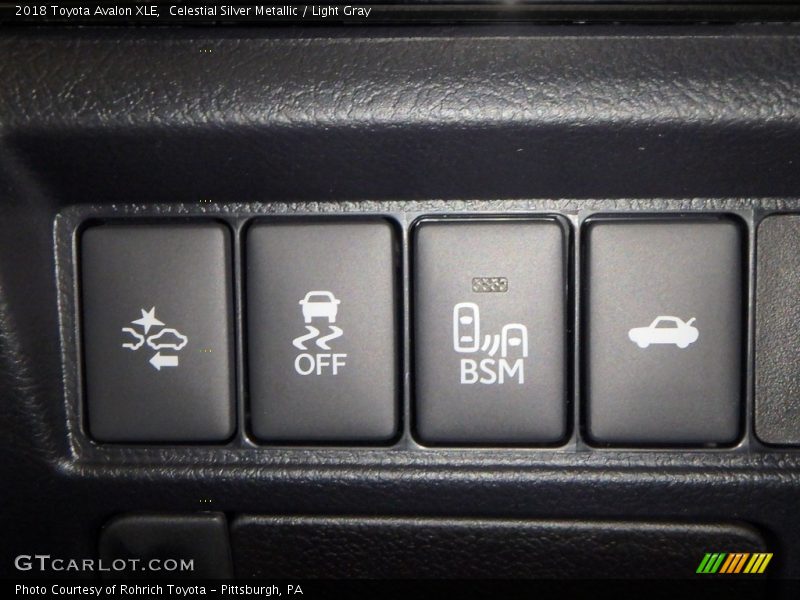 Celestial Silver Metallic / Light Gray 2018 Toyota Avalon XLE