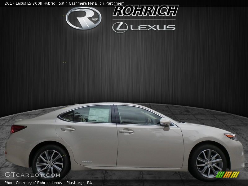 Satin Cashmere Metallic / Parchment 2017 Lexus ES 300h Hybrid