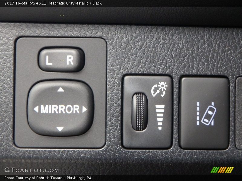 Magnetic Gray Metallic / Black 2017 Toyota RAV4 XLE