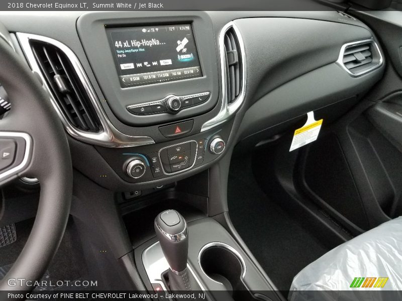 Summit White / Jet Black 2018 Chevrolet Equinox LT