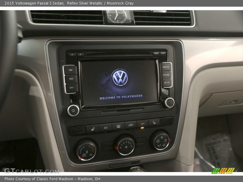 Reflex Silver Metallic / Moonrock Gray 2015 Volkswagen Passat S Sedan