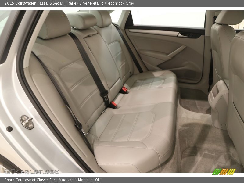Reflex Silver Metallic / Moonrock Gray 2015 Volkswagen Passat S Sedan