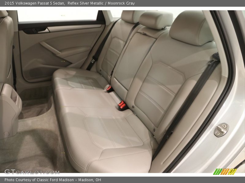 Reflex Silver Metallic / Moonrock Gray 2015 Volkswagen Passat S Sedan