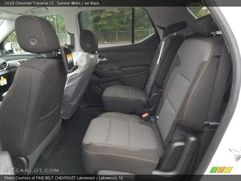 Summit White / Jet Black 2018 Chevrolet Traverse LT