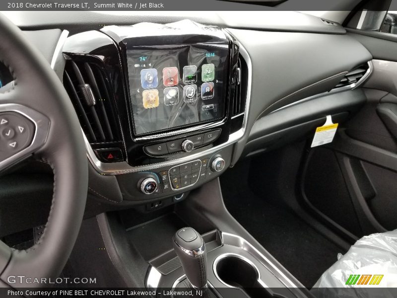 Summit White / Jet Black 2018 Chevrolet Traverse LT