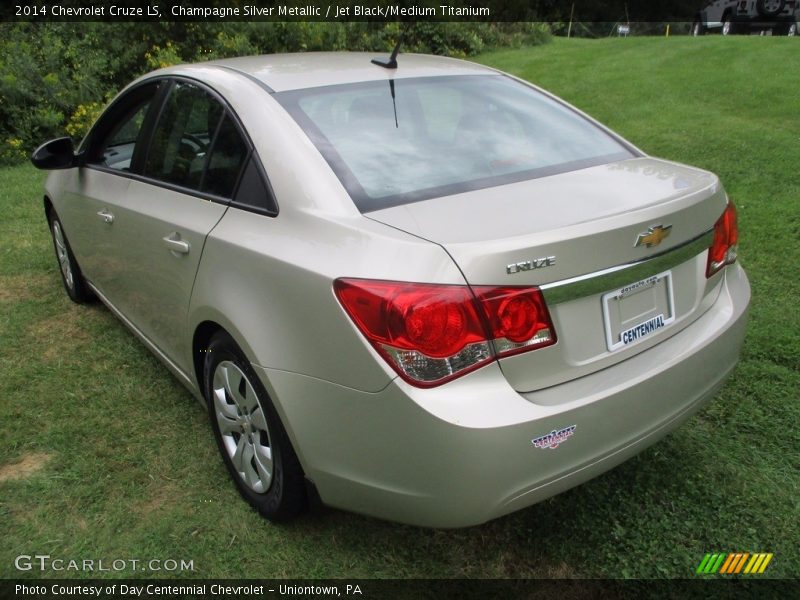 Champagne Silver Metallic / Jet Black/Medium Titanium 2014 Chevrolet Cruze LS