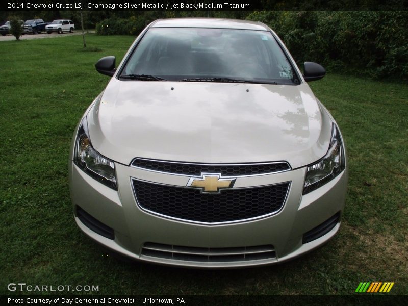 Champagne Silver Metallic / Jet Black/Medium Titanium 2014 Chevrolet Cruze LS