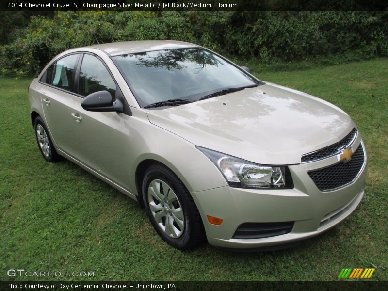 Champagne Silver Metallic / Jet Black/Medium Titanium 2014 Chevrolet Cruze LS