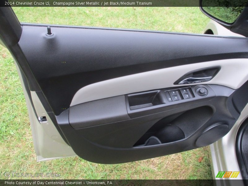 Champagne Silver Metallic / Jet Black/Medium Titanium 2014 Chevrolet Cruze LS